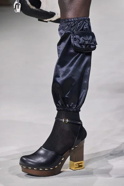Look 90